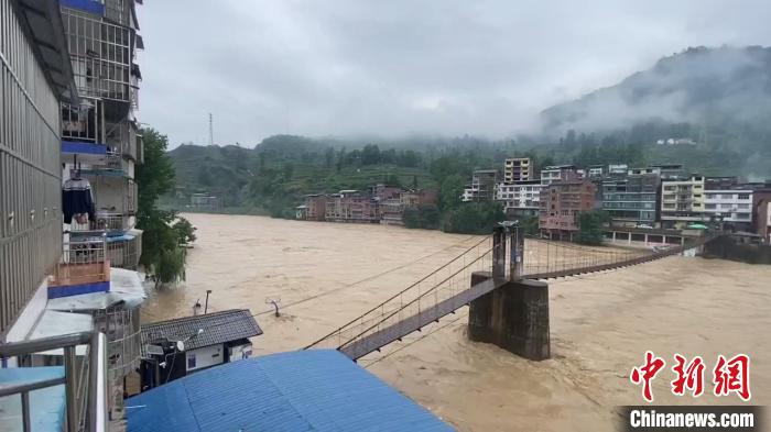 暴雨过后达州市境内河流水位上涨。　张洋 摄